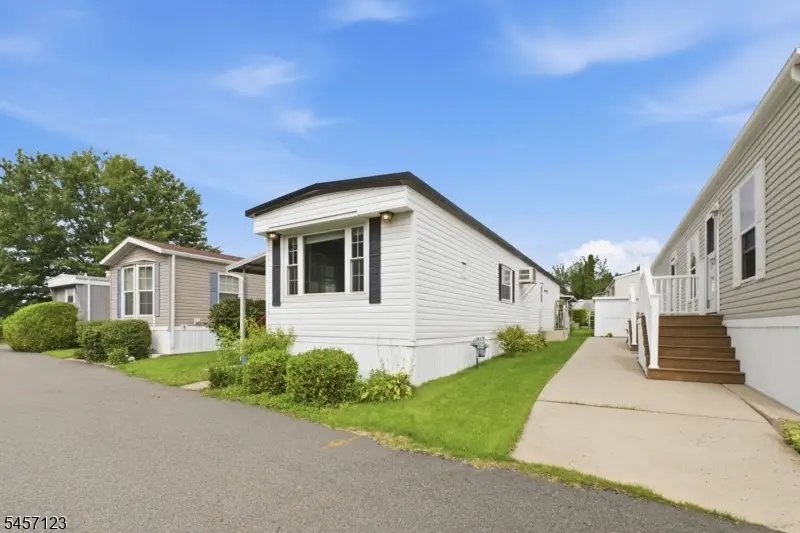 195 W Main St, Unit J #J, Chester, NJ 07930 - #2