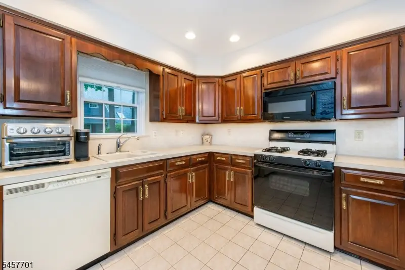 56 Countryside Dr, Basking Ridge, NJ 07920 - #2