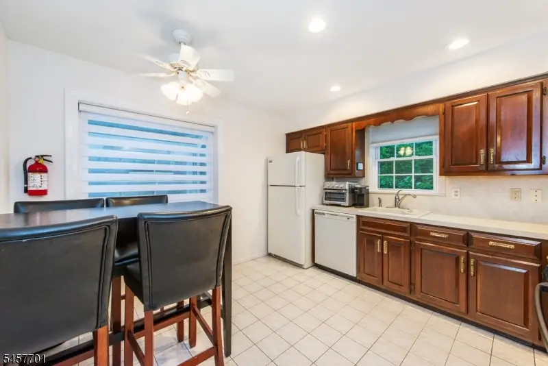 56 Countryside Dr, Basking Ridge, NJ 07920 - #3
