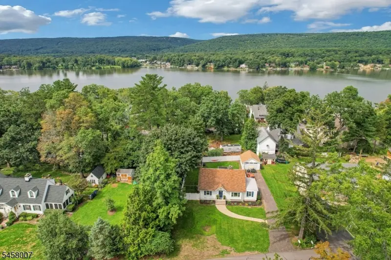 58 Ramapo Rd, Hewitt, NJ 07421 - #1
