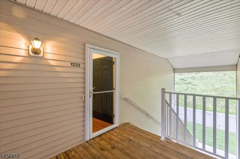 1233 King Ct, Dunellen, NJ 08812 - #2