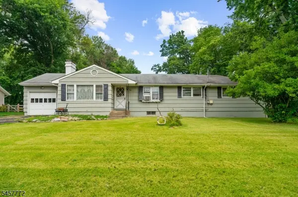 94 Woodlawn Ave, Bridgewater Twp., NJ 08807