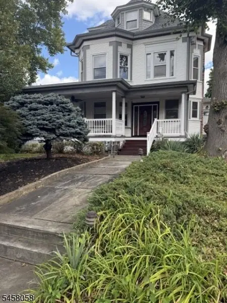 941 Edgewater Ave, Ridgefield, NJ 07657 - #1