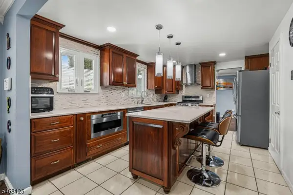 907 Mer-edin Burg Rd, Hamilton Twp., NJ 08690