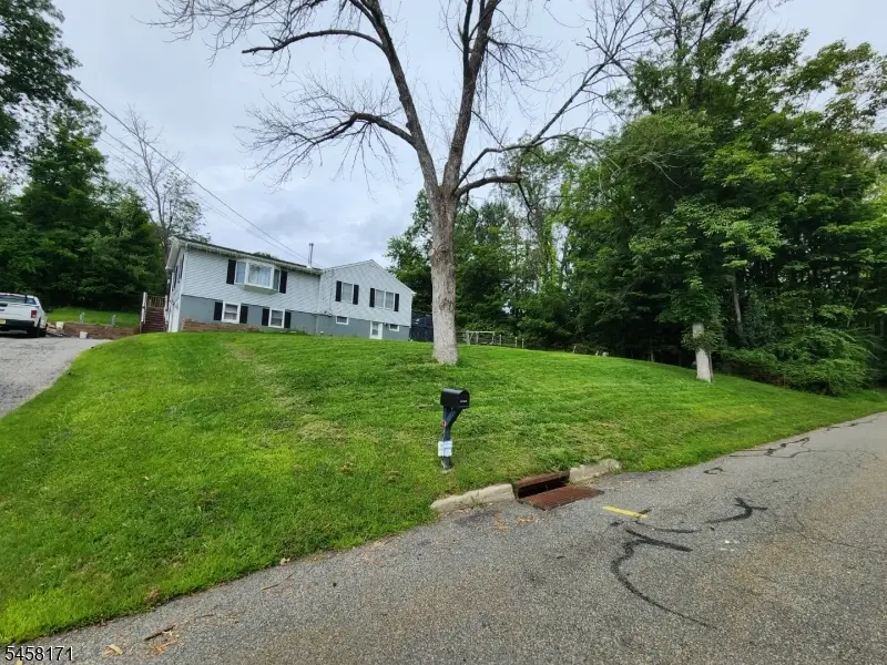 30 Locust Rd, Wantage, NJ 07461 - #1