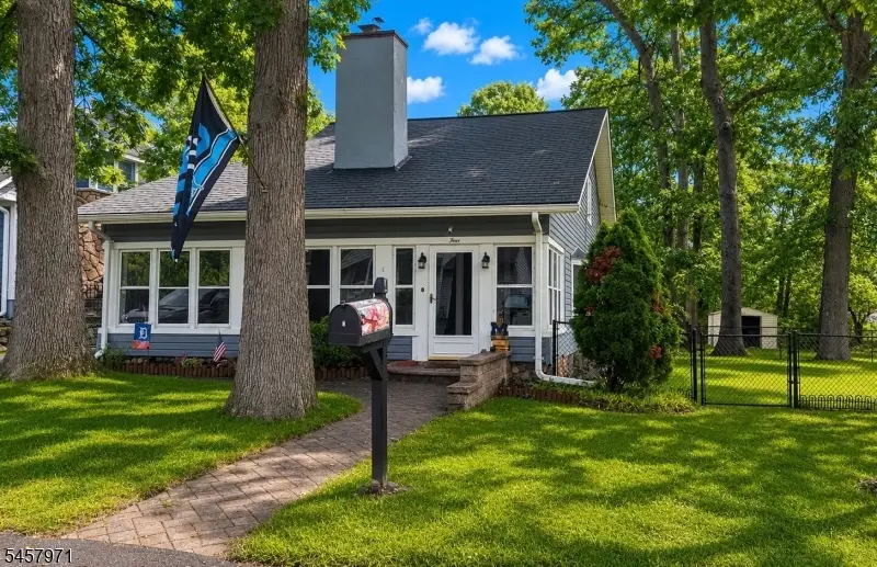 4 Birch Ln, Rainbow Lakes, NJ 07834 - #2