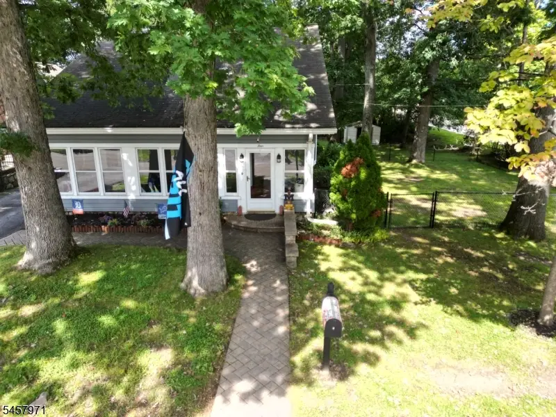 4 Birch Ln, Rainbow Lakes, NJ 07834 - #3