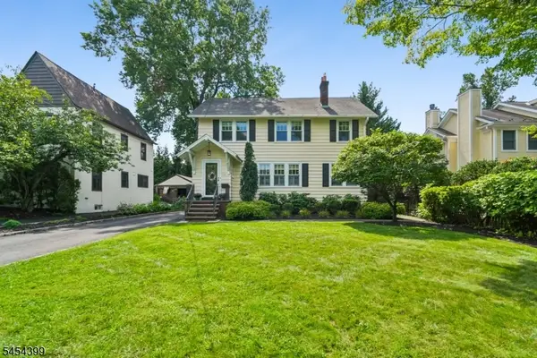 24 Beekman Ter, Summit City, NJ 07901