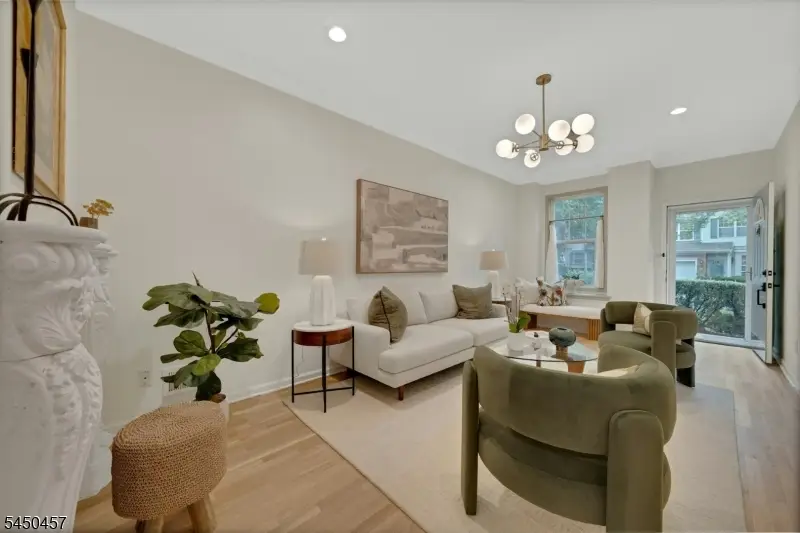 132 Stratford Dr, Nutley, NJ 07110 - #2