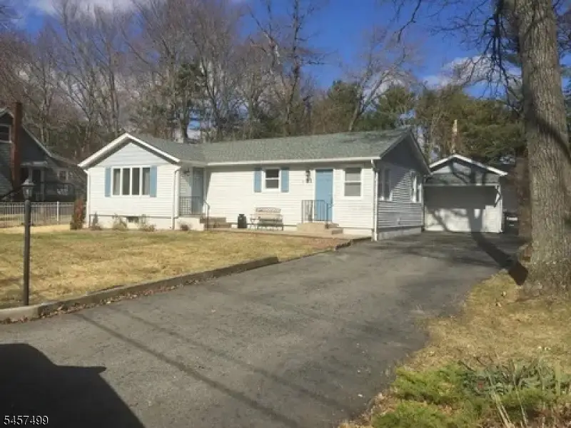 21 Cottonwood Ct, Stockholm, NJ 07460 - #1