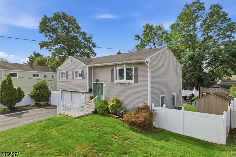105 Osceola Ave, Middlesex, NJ 08846 - #2