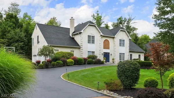 8 Downingtown Ct, Warren Twp., NJ 07059