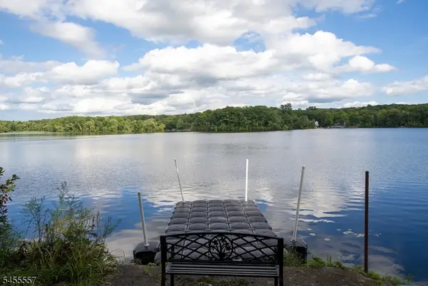 28 Laketop Dr, Hampton Twp., NJ 07860