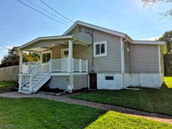 289 Hillcrest Dr, Milford Boro, NJ 08848