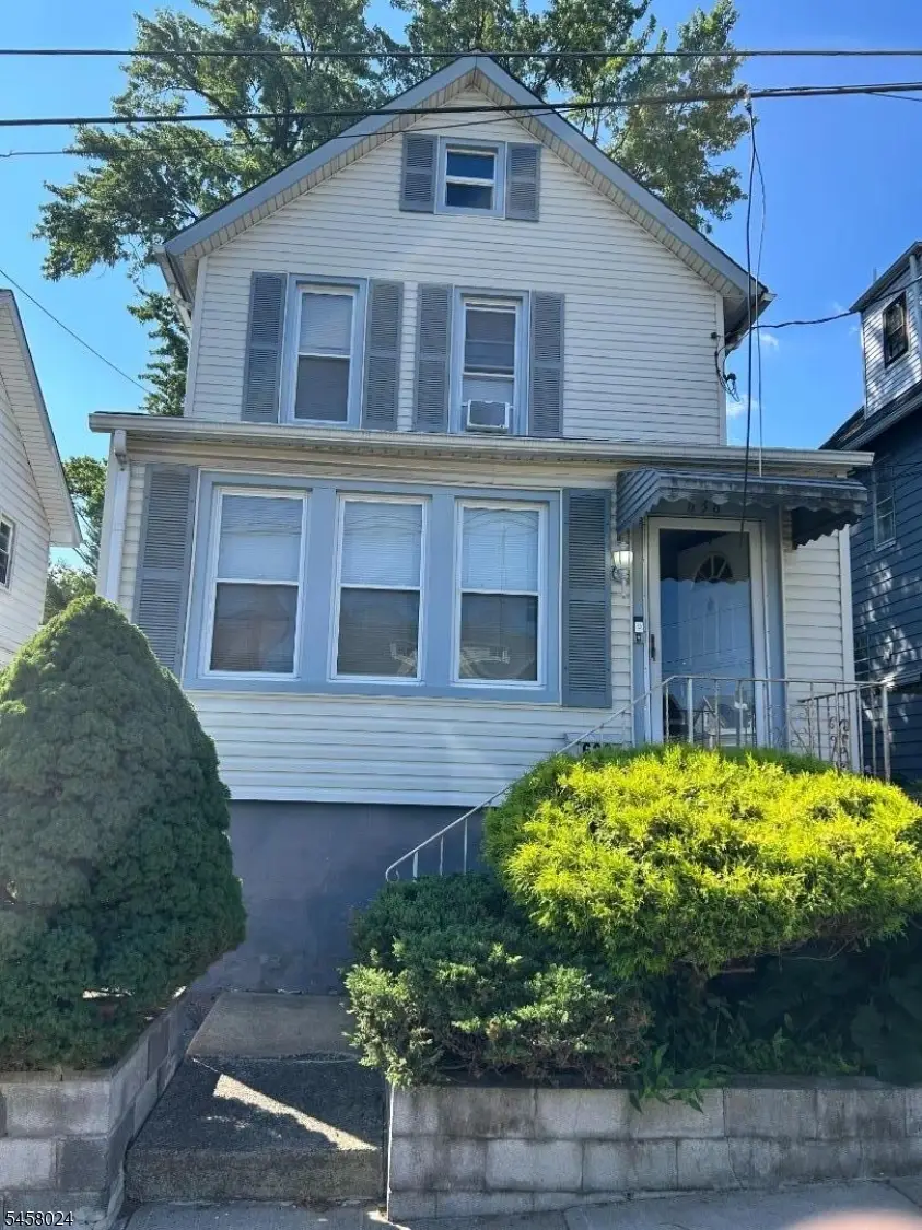 638 Meadow St, Roselle, NJ 07203 - #2