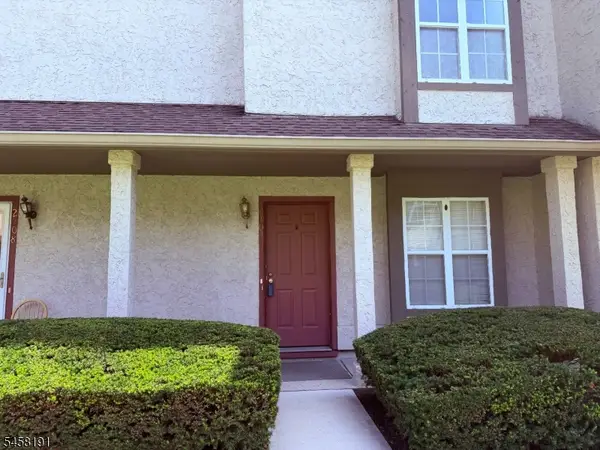 2704 Commons At Kingswood Dr #2704, East Brunswick Twp., NJ 08816