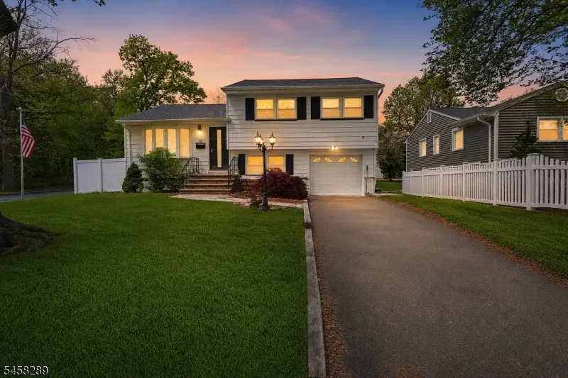 92 Cornell Ave, Rahway, NJ 07042 - #1