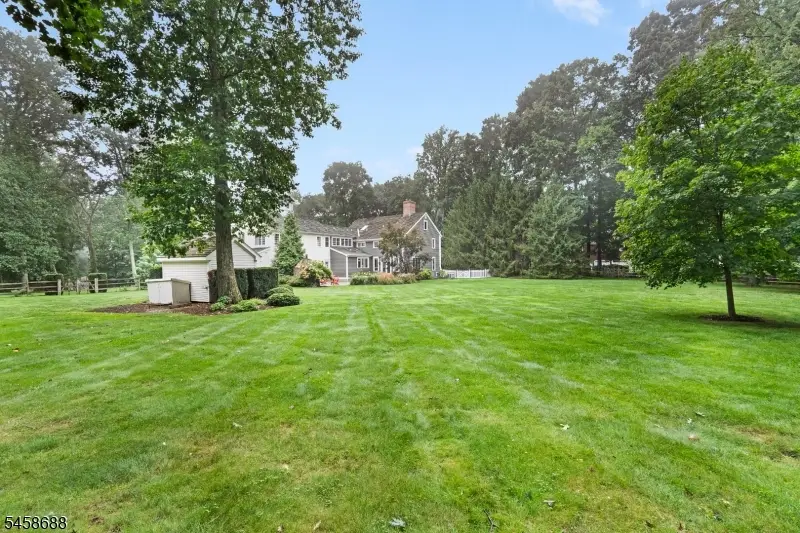 7 Red Oak Row, Chester, NJ 07930 - #2