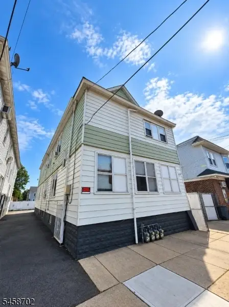 668 Clarkson Ave #4, Elizabeth City, NJ 07202