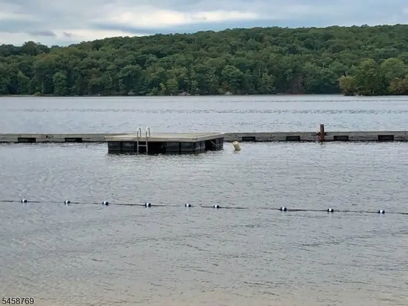30 Woodlawn Ter, Lake Hopatcong, NJ 07849 - #3