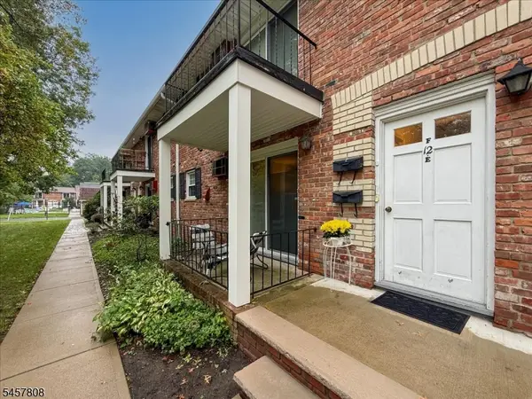 320 South St #E, Morristown Town, NJ 07960