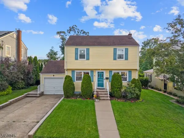 29 Larkspur Ln, Clifton City, NJ 07013