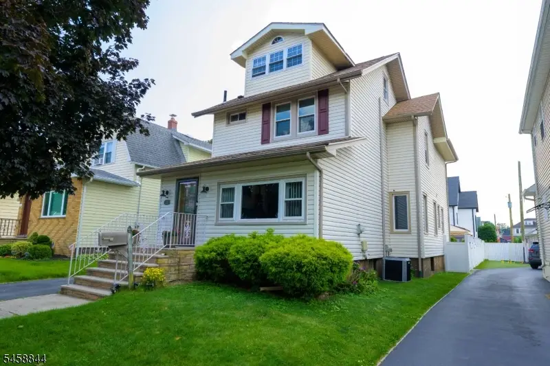 126 Post Ave, Lyndhurst, NJ 07071 - #1