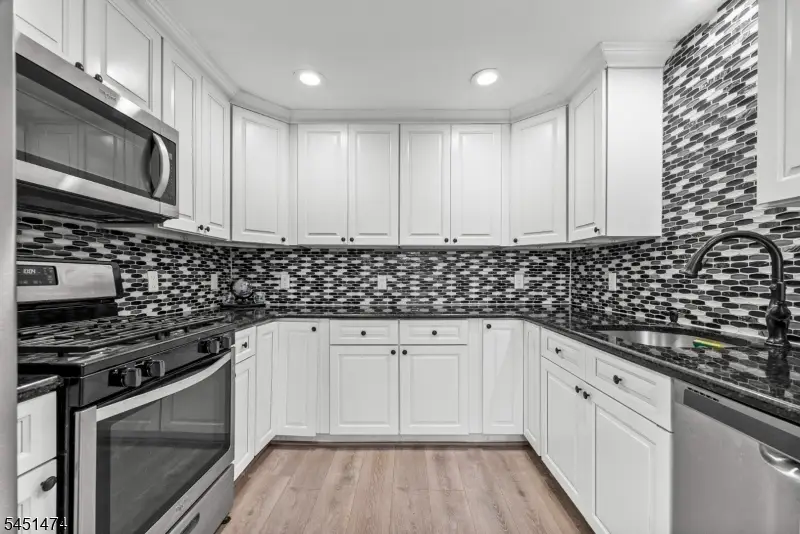 20 Shawnee Rd, Hopatcong, NJ 07843 - #3