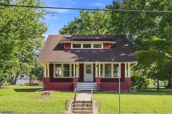 429 Greenwich St, Belvidere Twp., NJ 07823