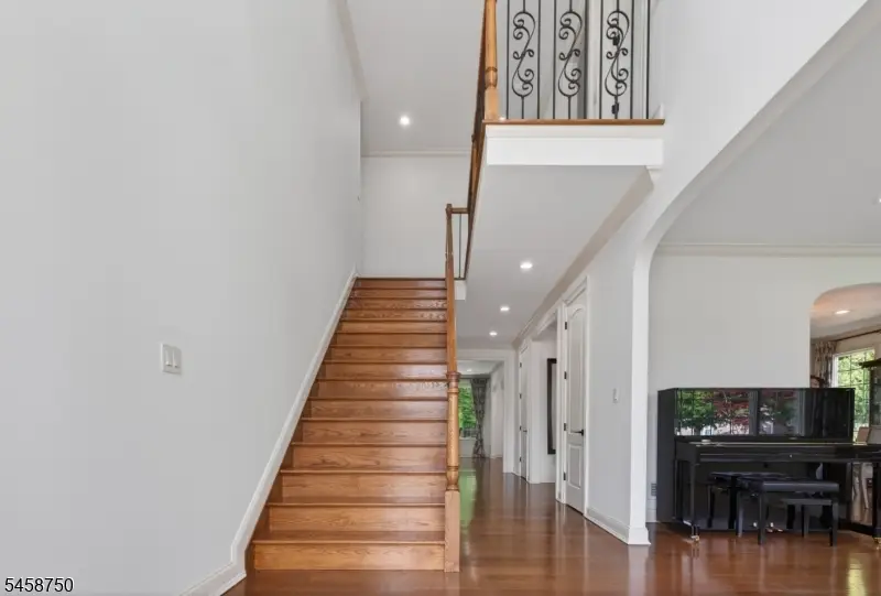 25 Wellington Ave, Millburn, NJ 07078 - #3