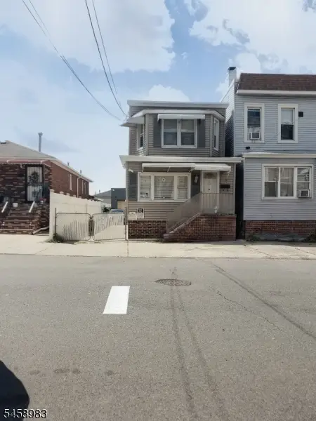 105 Mcadoo Ave, Jersey City, NJ 07305
