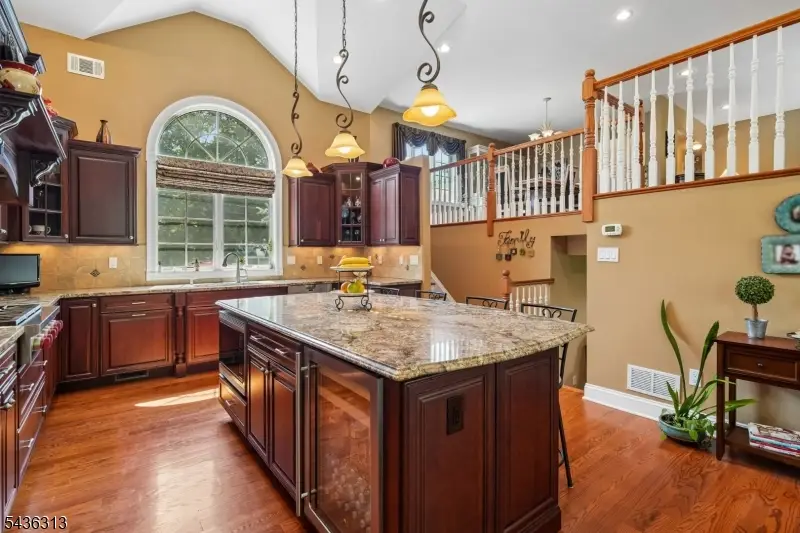 18 Mary Ellen Dr, Edison, NJ 08820 - #2