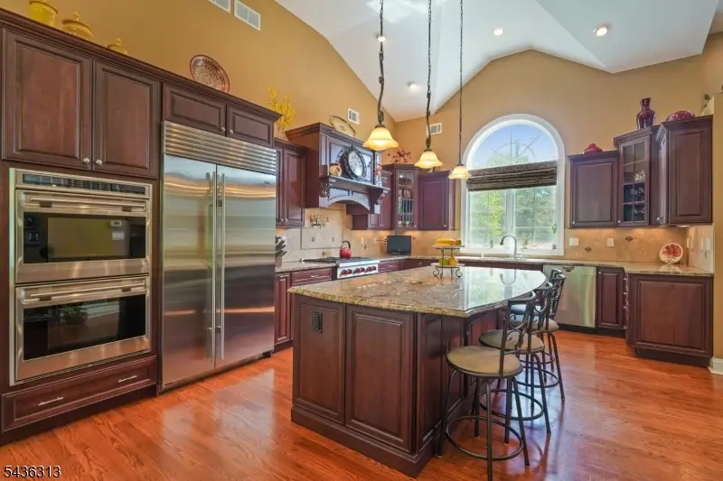 18 Mary Ellen Dr, Edison, NJ 08820 - #3
