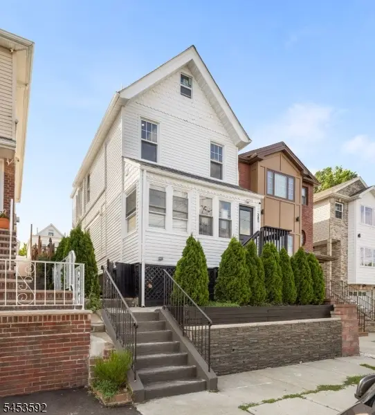 345 Forest St, Kearny Town, NJ 07032