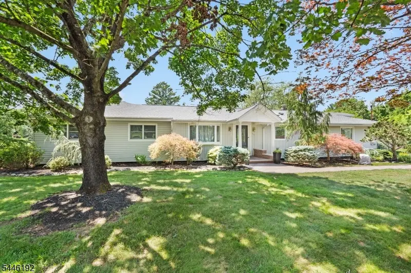216 Glen Crest Dr, Neshanic Station, NJ 08853 - #3