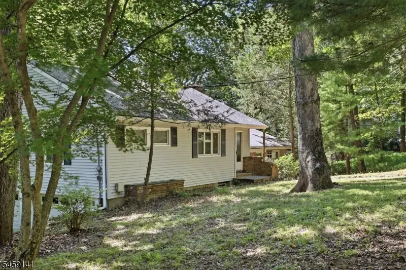 505 Long Hill Rd, Gillette, NJ 07933 - #3