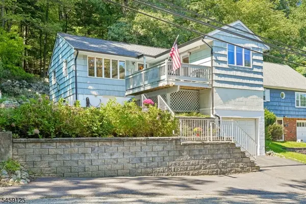 122 Skyline Lake Dr, Ringwood Boro, NJ 07456