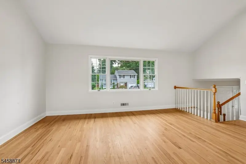 11 Suburban Rd, Clark, NJ 07066 - #3
