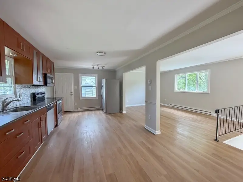 14 Orchard St, Newton, NJ 07860 - #2