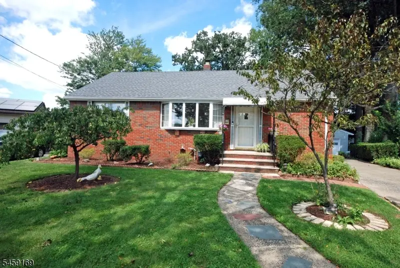 42 Oak Ridge Rd, Clifton, NJ 07013 - #3