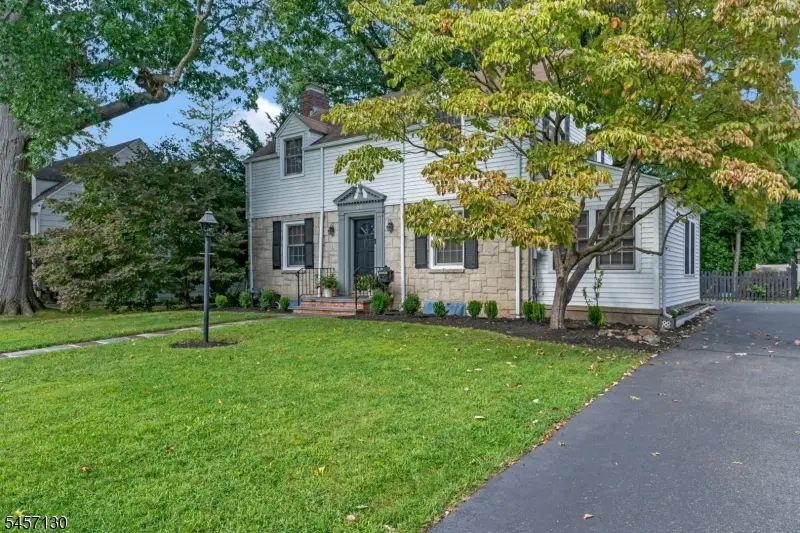 68 Meadowbrook Rd, North Plainfield, NJ 07062 - #2