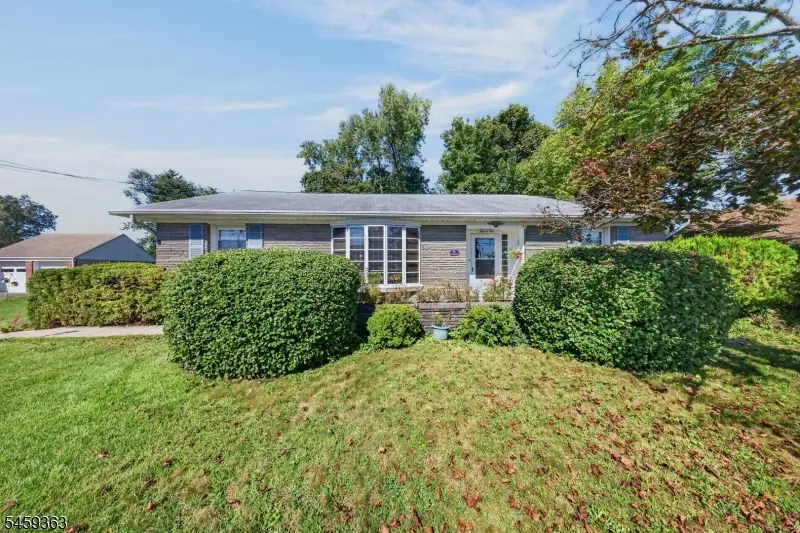 5 Lydecker Pl, Middlesex, NJ 08846 - #1