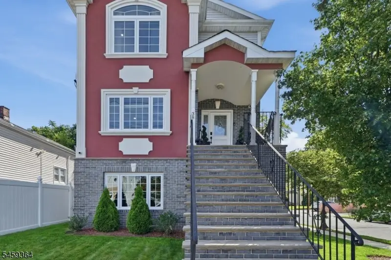38 Center St, Belleville, NJ 07109 - #2