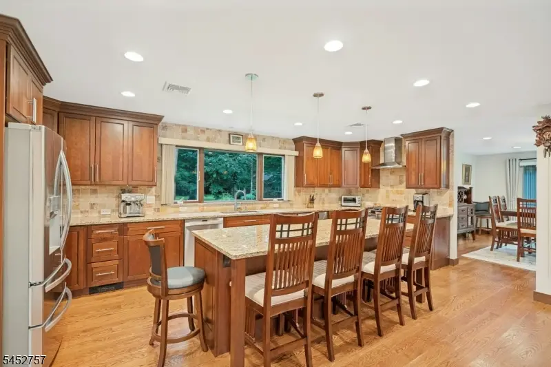 25 Bryers Ln, Upper Saddle River, NJ 07458 - #3