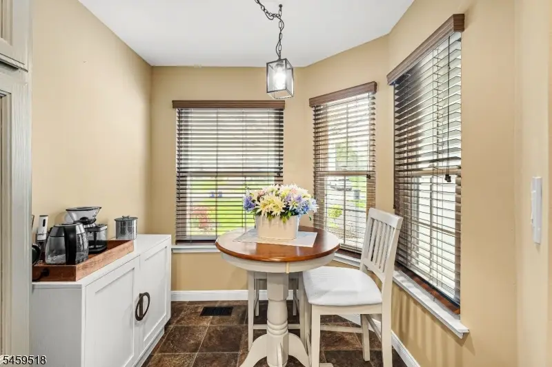 8 Delaware Ln, Branchburg, NJ 08876 - #2
