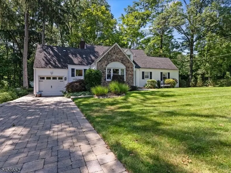 48 Lakeview Dr, Morris Plains, NJ 07950 - #1