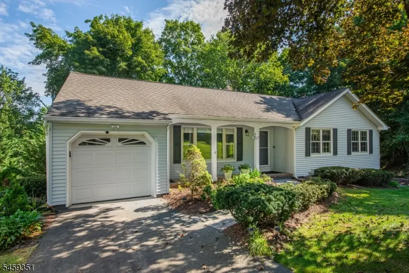 20 Byron Pl, Sparta, NJ 07871 - #2