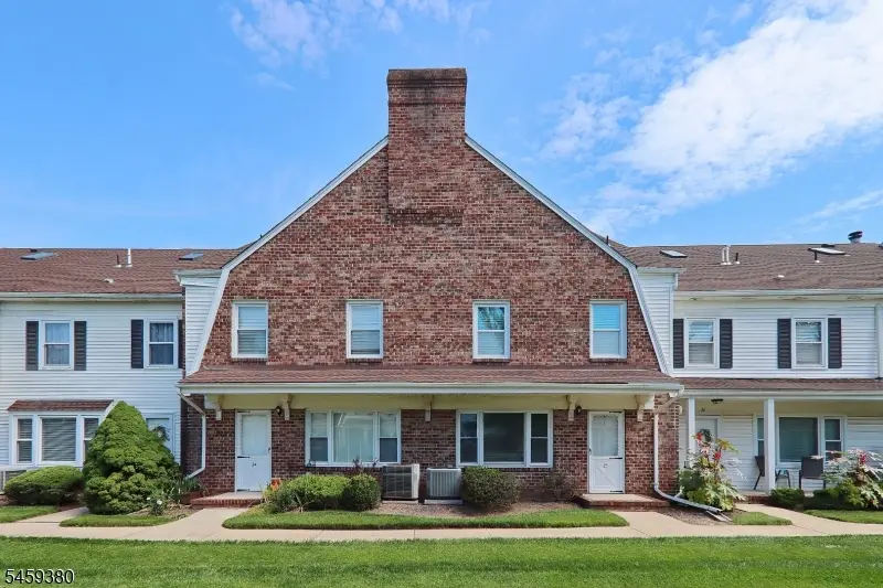 25 Tisbury Ct, Scotch Plains, NJ 07076 - #1