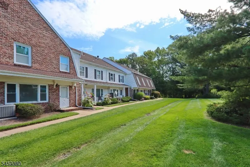 25 Tisbury Ct, Scotch Plains, NJ 07076 - #2