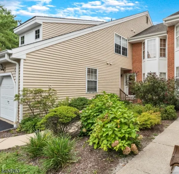 198 Zeppi Ln, West Orange, NJ 07052 - #2